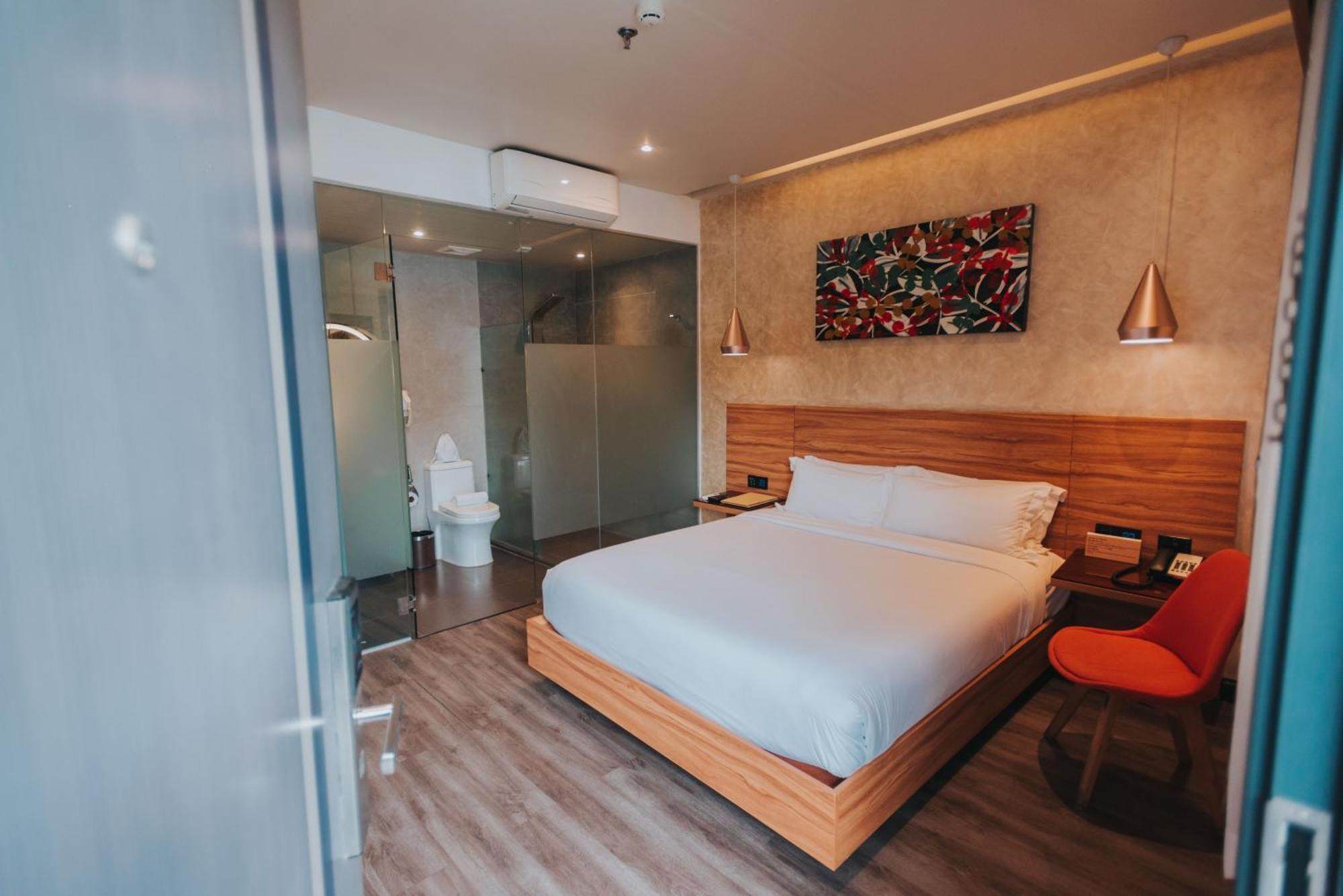 Surestay Plus Hotel By Best Western Ac Luxe Angeles City Exterior foto