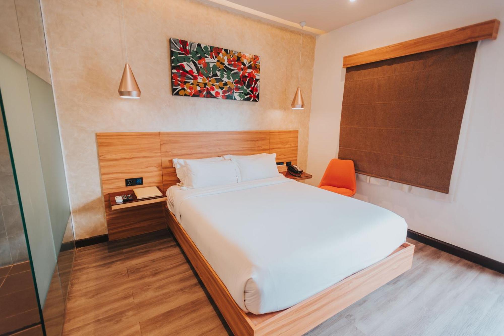 Surestay Plus Hotel By Best Western Ac Luxe Angeles City Exterior foto