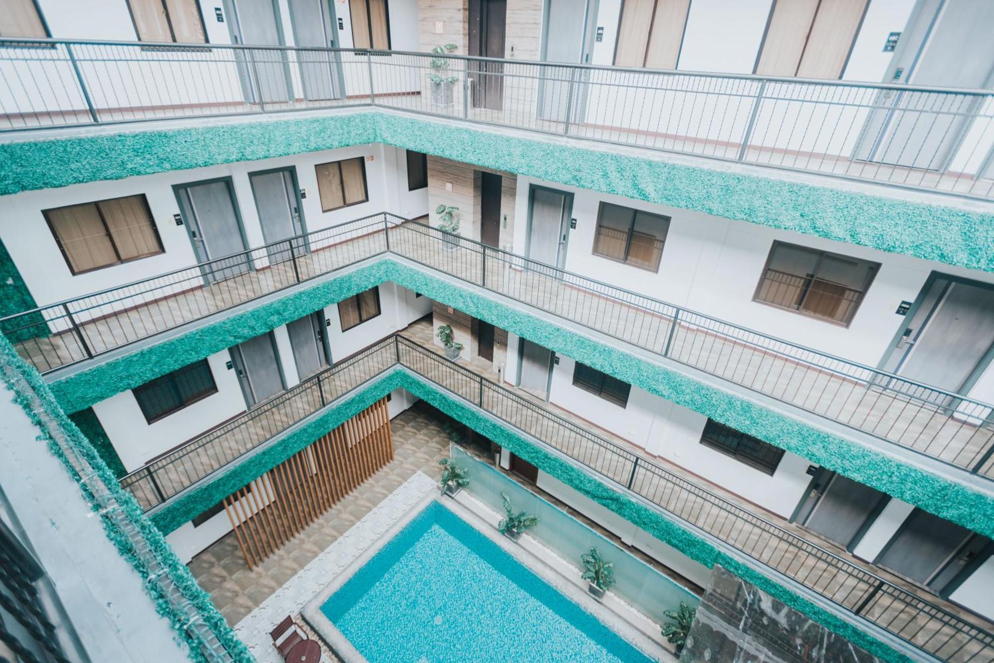 Surestay Plus Hotel By Best Western Ac Luxe Angeles City Exterior foto