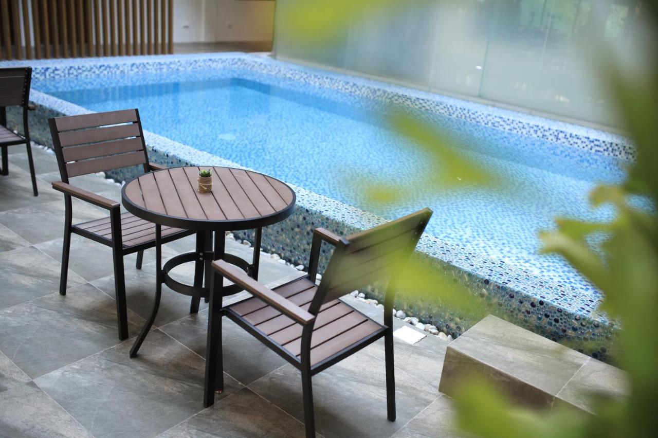 Surestay Plus Hotel By Best Western Ac Luxe Angeles City Exterior foto